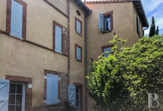 midi-pyrenees - Dans le Volvestre, une maison de village du 19e s. et son jardin de 1 500 m² avec piscine